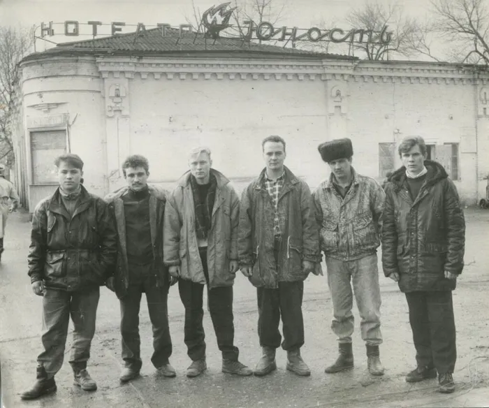 1990-е гг. кинотеатр Юность из архива О.К.