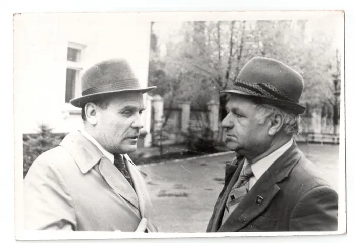 БКМ О.Ф. - 1991. Педанов Филипп Романович (слева) дир. с-з Майск